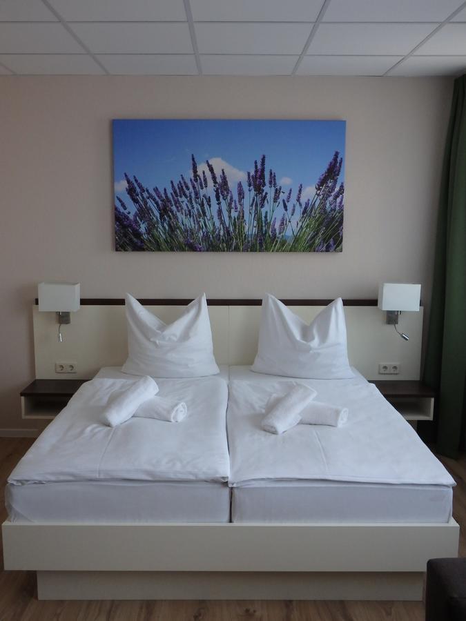 Garni Hotel Lavendelhof Nauen Eksteriør bilde