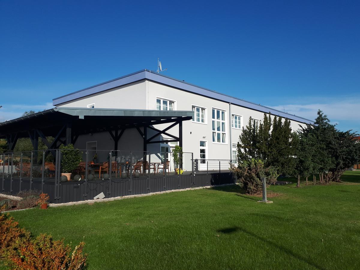 Garni Hotel Lavendelhof Nauen Eksteriør bilde